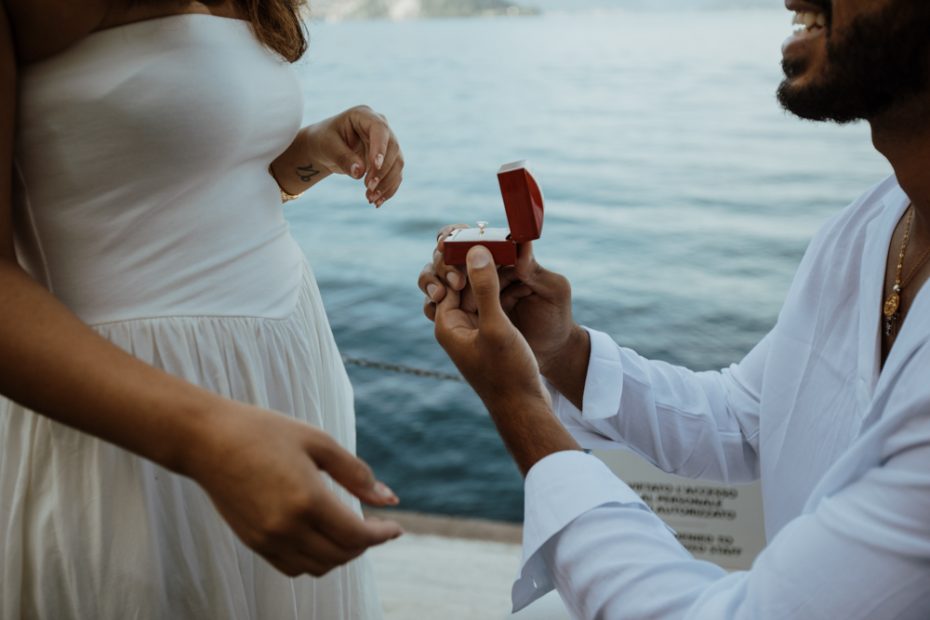 Marriage proposal with breathtaking views at Villa Monastero