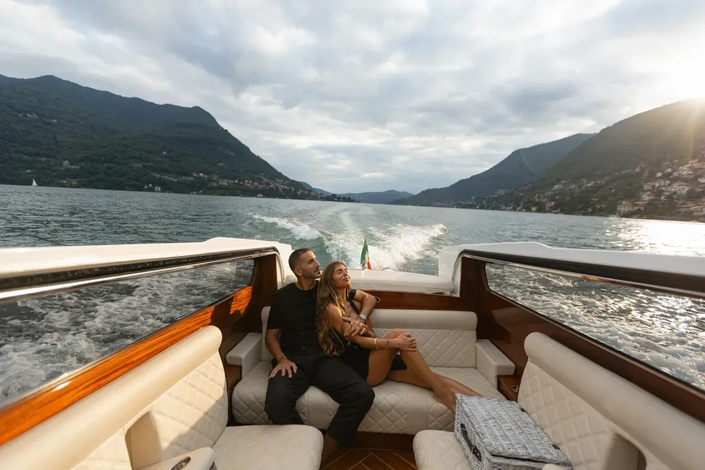 Romantic proposal on Lake Como