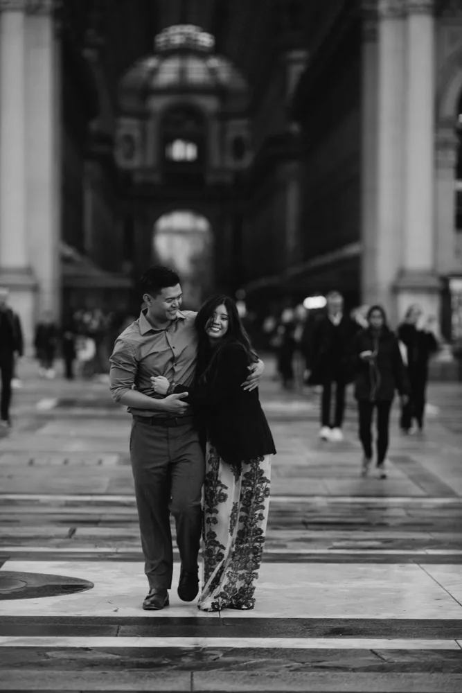 Elegant couple portrait in Galleria Vittorio Emanuele