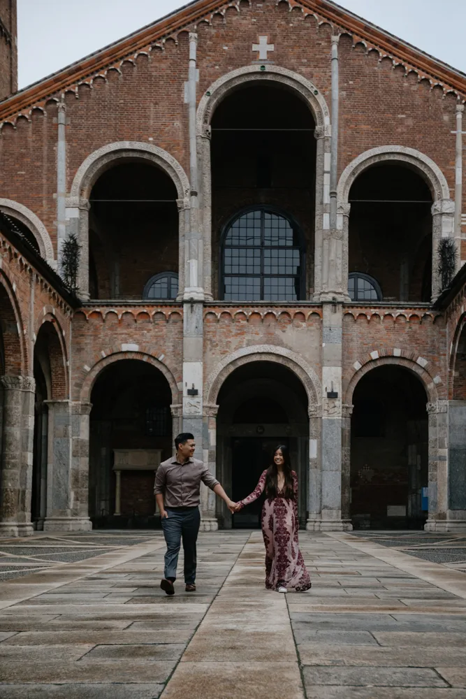 Romantic photoshoot near Basilica di Sant’Ambrogio