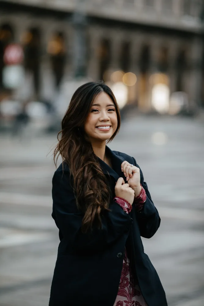 Couple posing in Milan city center for romantic destination photoshoot