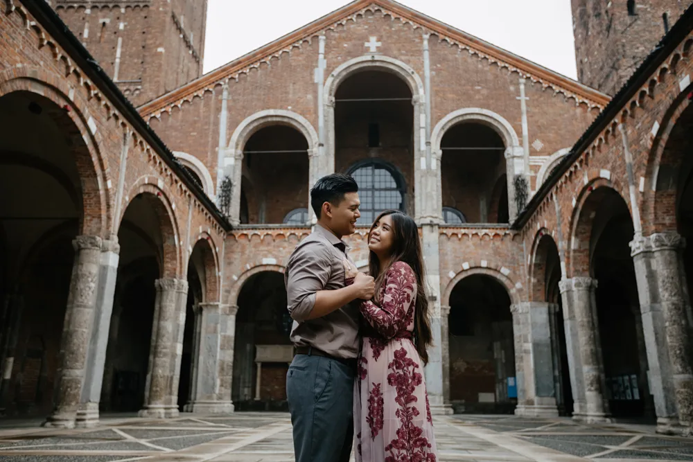 Romantic photoshoot near Basilica di Sant’Ambrogio