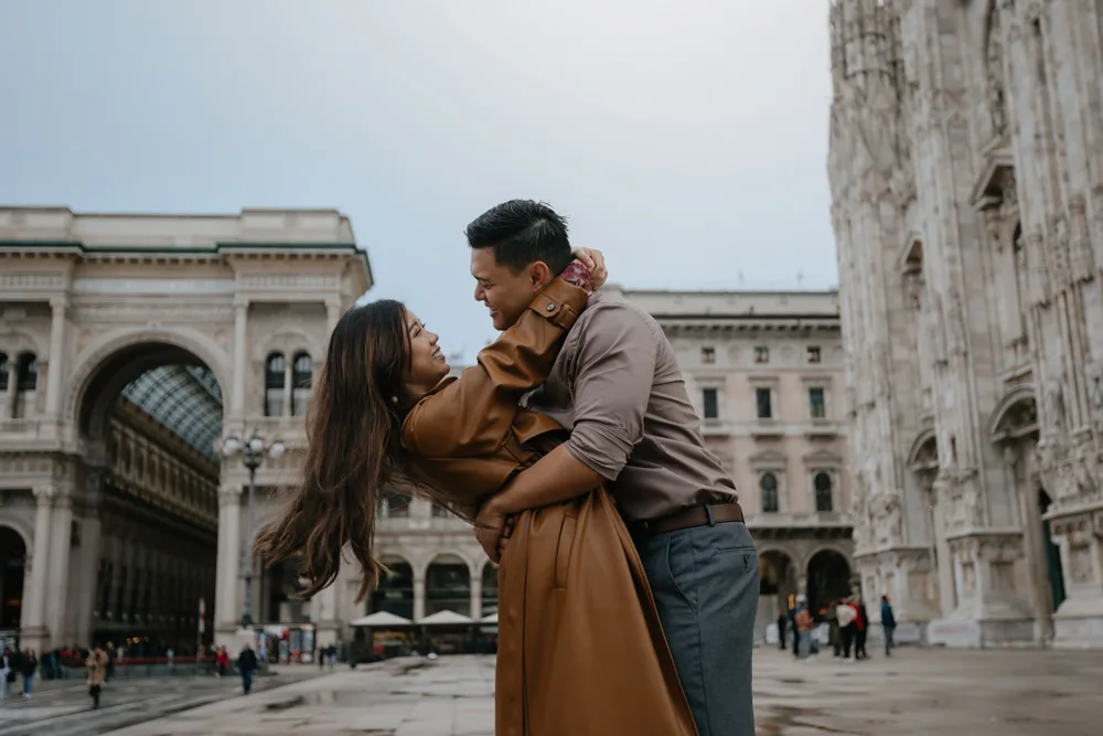 Milan love story photoshoot for tourists