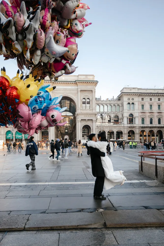 Milan street photoshoot couple