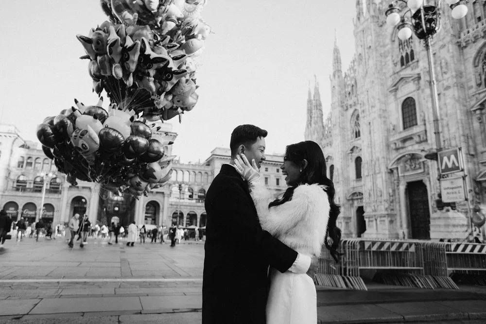 couple photoshoot at Duomo Milan