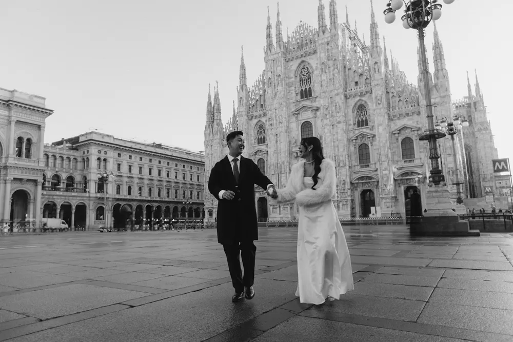 couple photoshoot at Duomo Milan