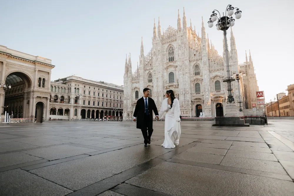 couple photoshoot at Duomo Milan
