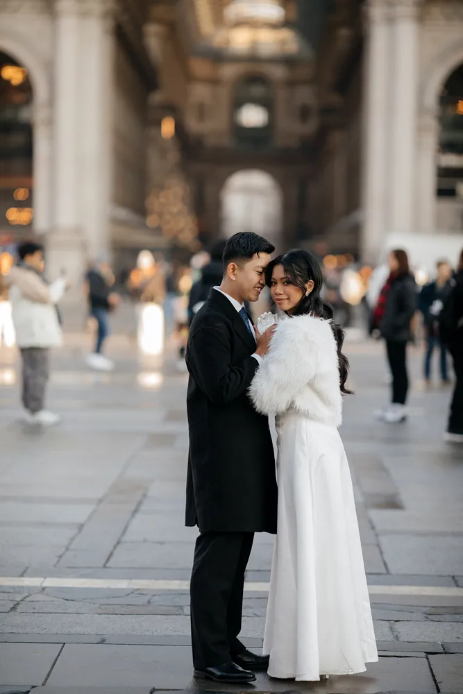 Milan street photoshoot couple