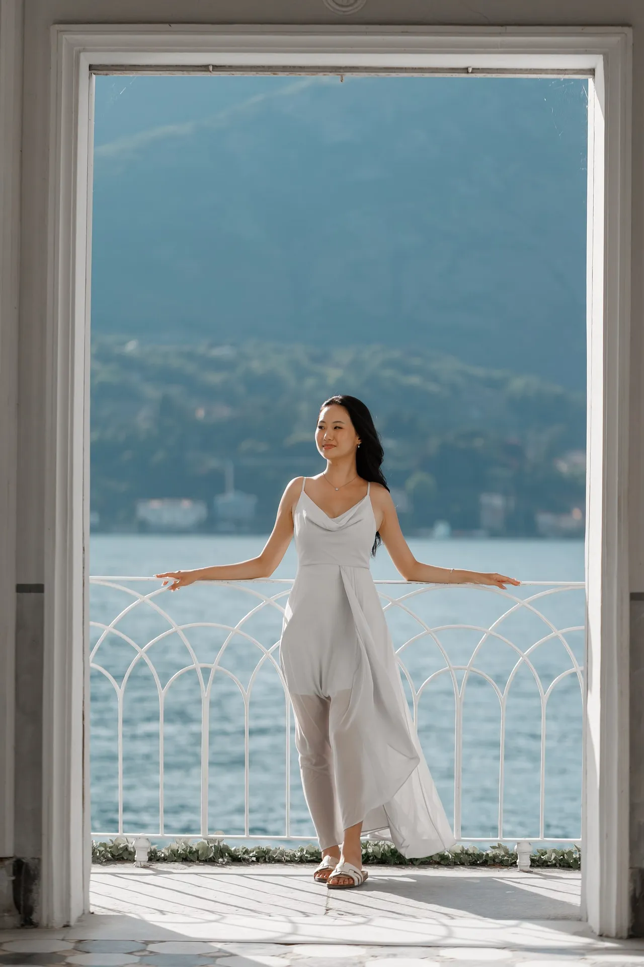 Couple celebrating engagement at Villa Melzi in Bellagio