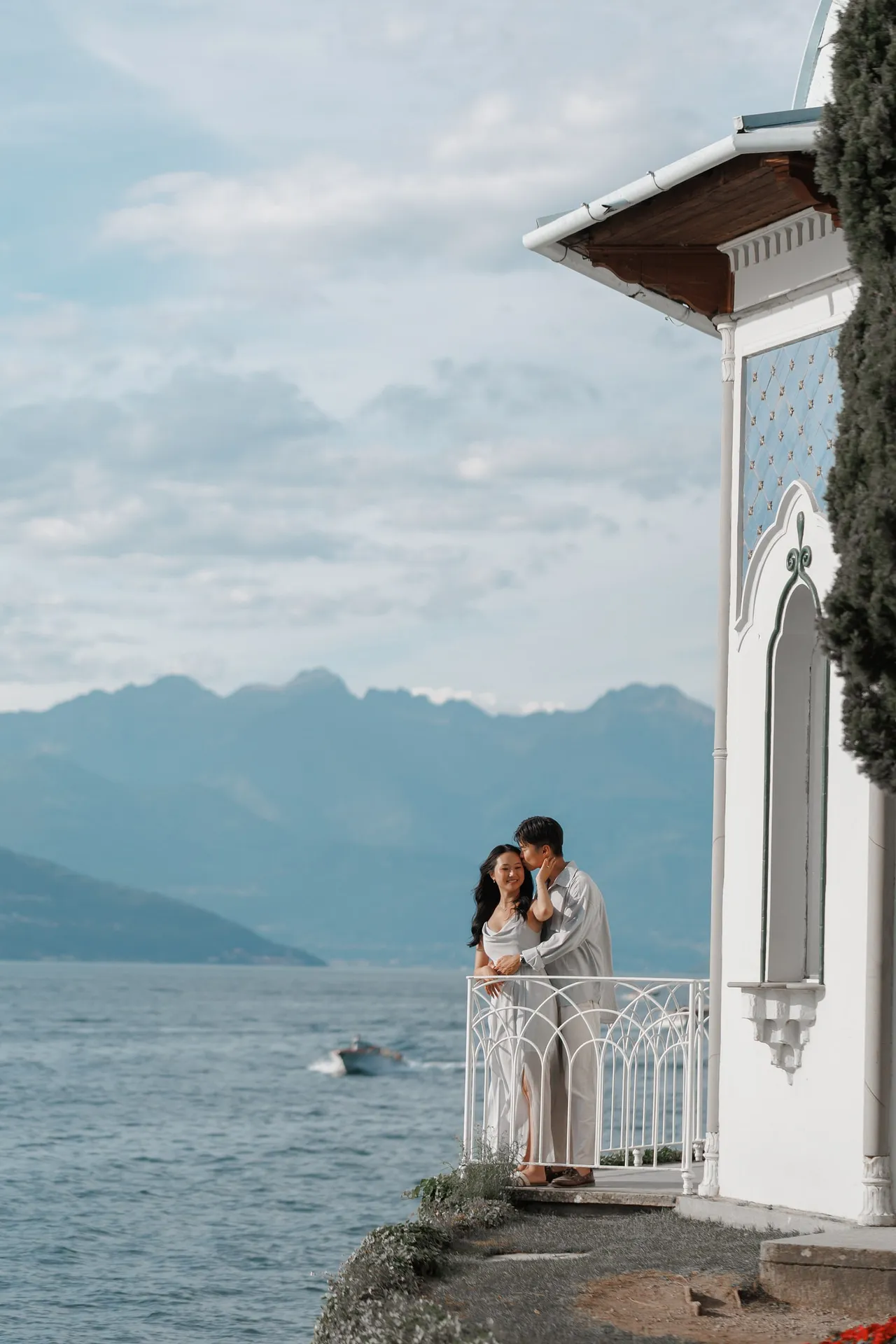 Romantic surprise proposal at Villa Melzi in Bellagio on Lake Como